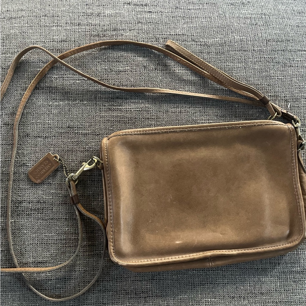 Vintage American Classics Leather Tan Crossbody Purse